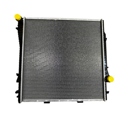 Dobra cena. 1780 Aluminiumowy grzejnik Plastikowy zbiornik wody do BMW X5 E53 3.0/4.4 17107544668 Materiał w Internecie